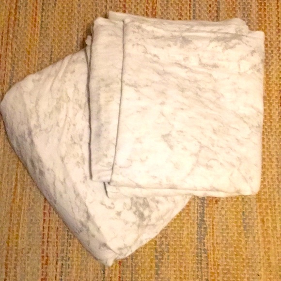 Nicole Miller HOME marble design sheet - Picture 1 of 4